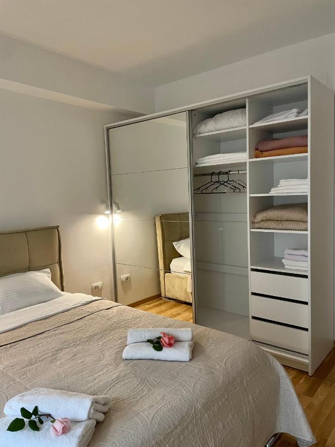 סקופיה Golden Apartment מראה חיצוני תמונה